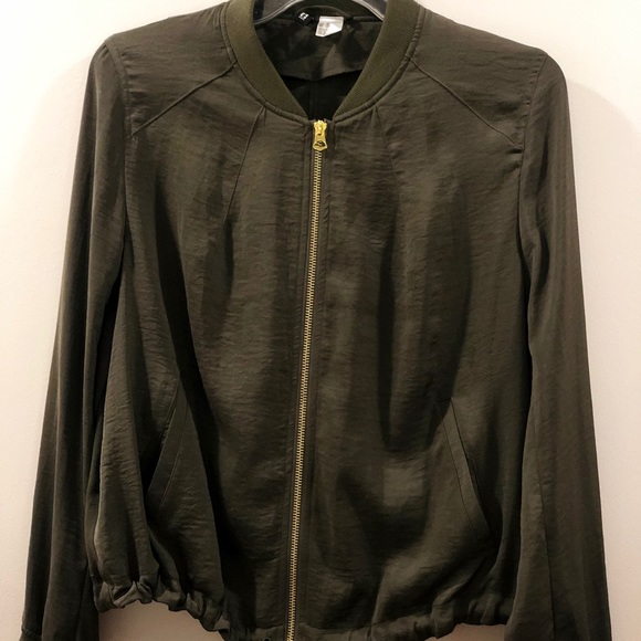 Cute army green jacket! - Picture 2 of 6